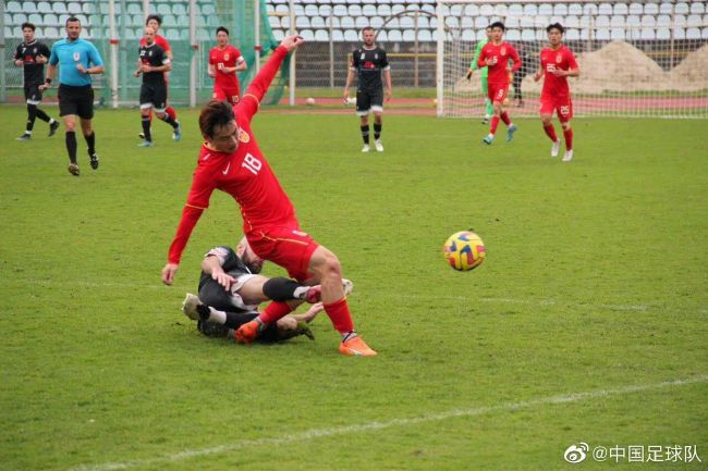 陈正道导演坦言，家庭对每个人来说有着不同的意义，也往往羁绊着人的一生，这次《秘密访客》将所有主题装在一个;家里，每个人既要在家中扮演好属于自己的角色，又将自己不为人知的秘密隐藏起来，甚至为了家付出家的代价，引人深思